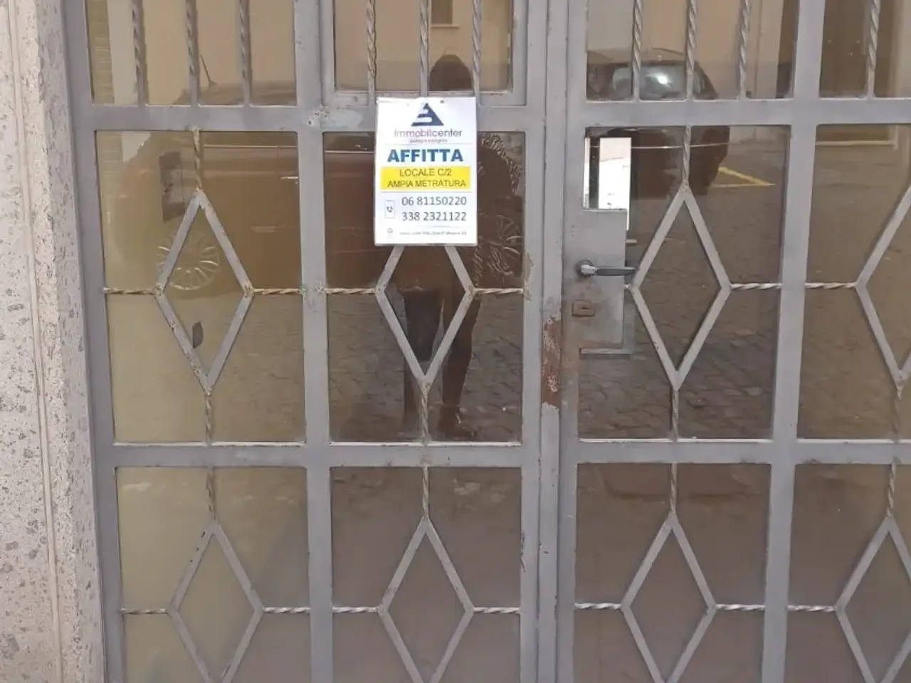 Magazzino in Piazza Anna M R Teresa Maggiori, Albano Laziale, {3} - Foto 1