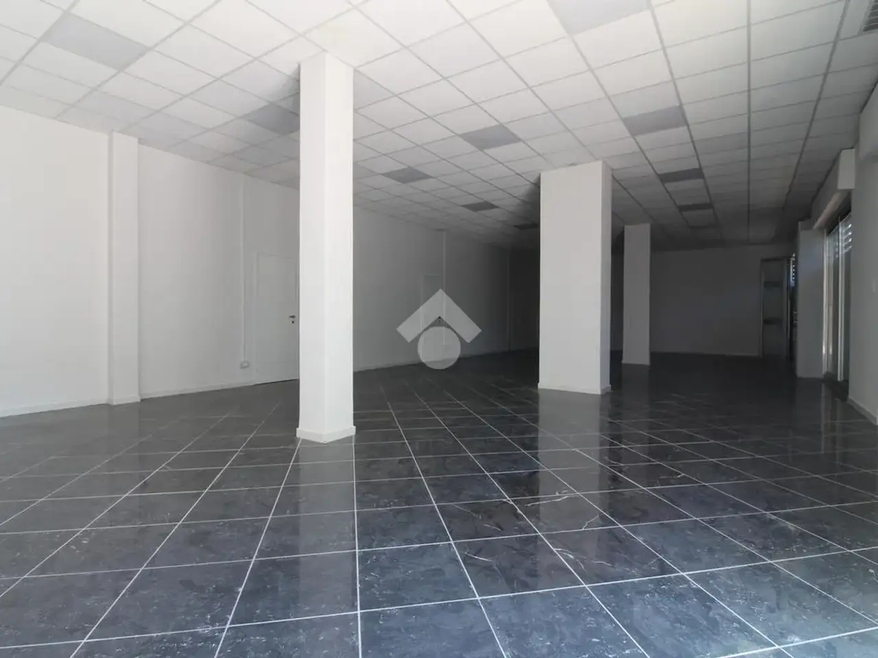 Negozio in Via Aldo Moro 29, Casagiove, {3} - Foto 2