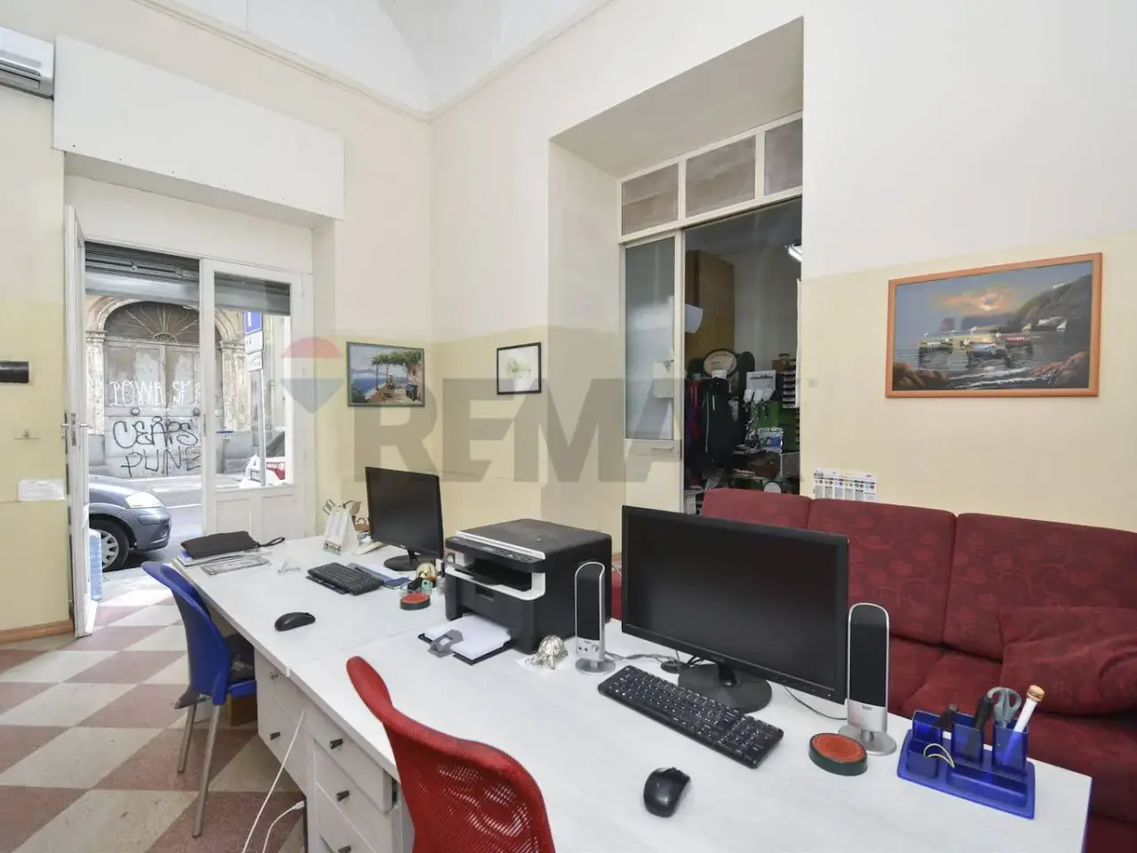 Negozio in Via Antonino di Sangiuliano 72, Catania, {3} - Foto 1