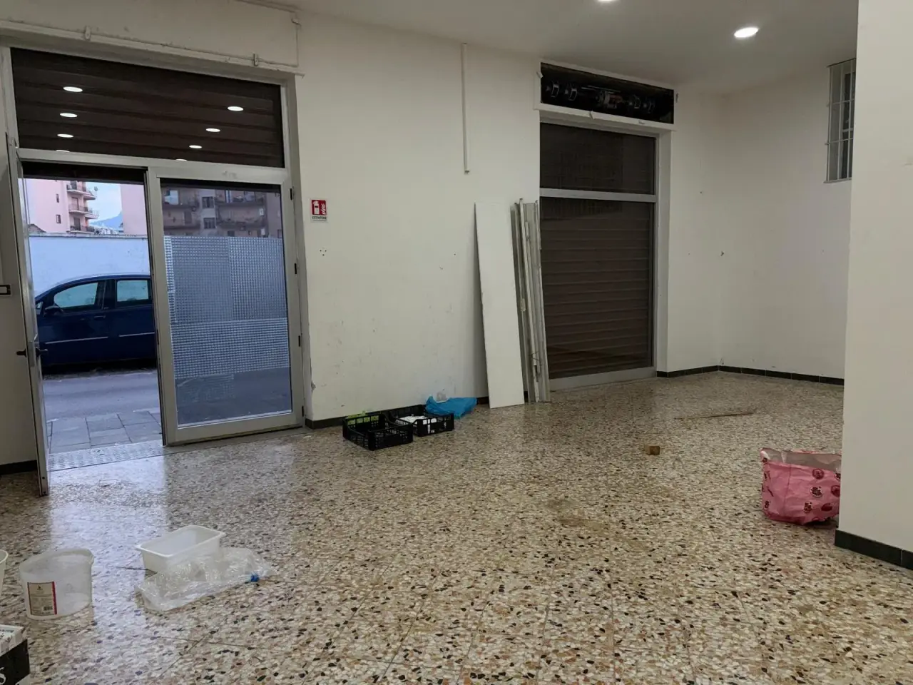 Negozio in Via Alcide De Gasperi 39, Nocera Superiore, {3} - Foto 2