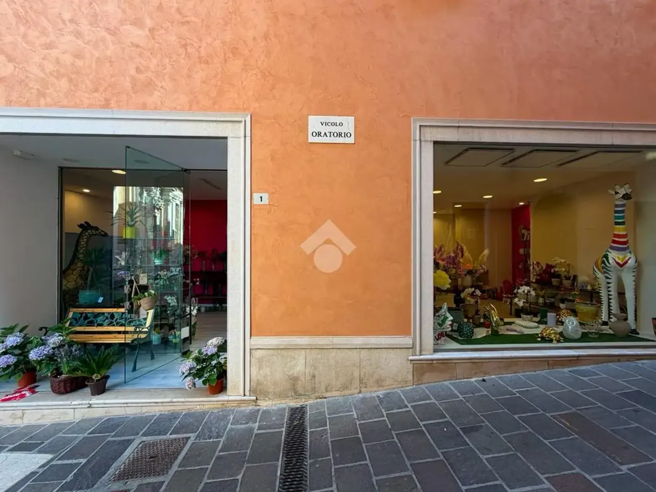 Negozio in Piazza Duomo 1, Desenzano Del Garda, {3} - Foto 1