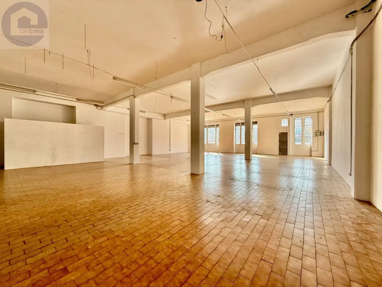 Esercizio commerciale in Via Martiri della Libertà 29, Imperia, {3} - Foto 2