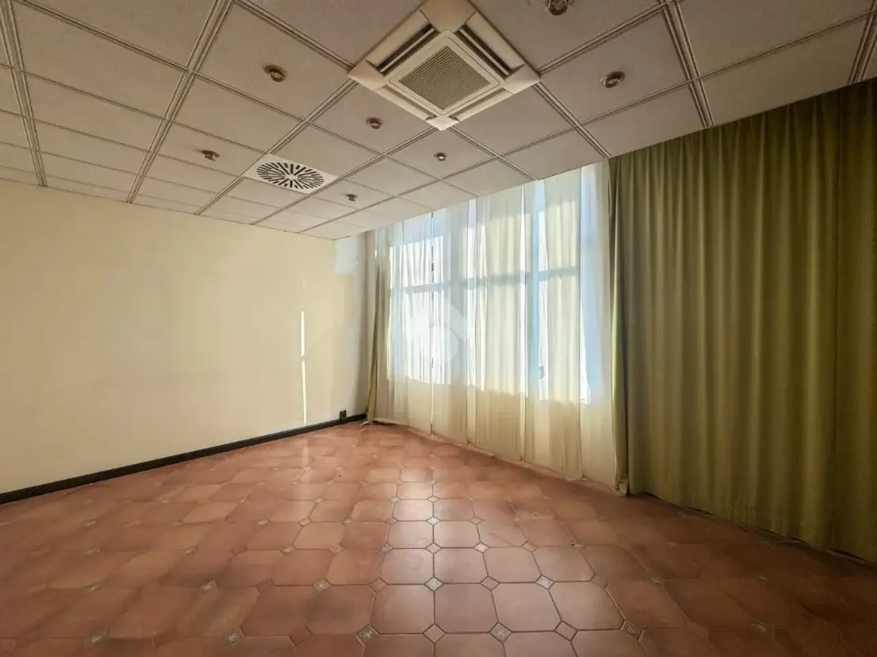 Ufficio in Viale Abruzzo, Fiorenzuola D'Arda, {3} - Foto 2