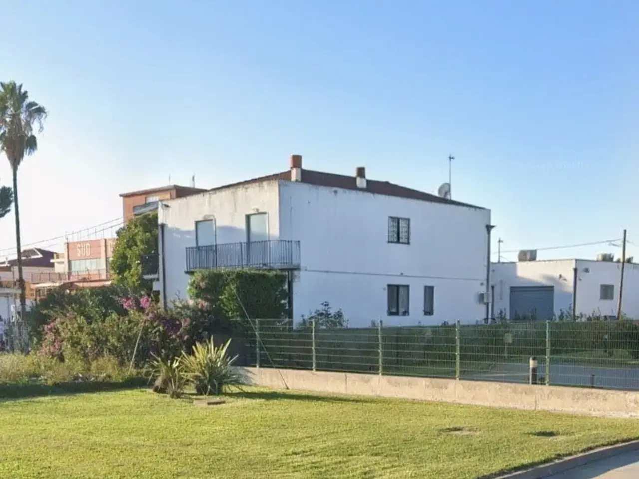 Palazzina commerciale in Via Enrico Mattei, Crotone, {3} - Foto 1