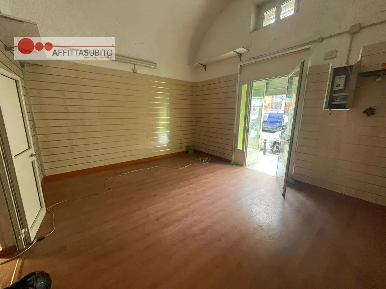 Esercizio commerciale in Via Giacomo Piscicelli, Napoli, {3} - Foto 1