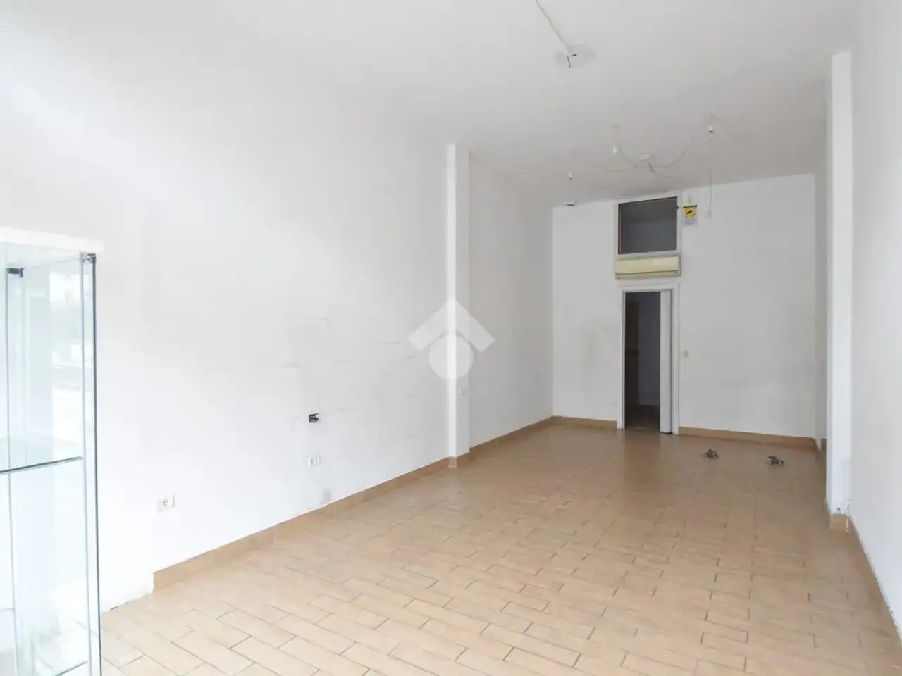 Negozio in Via Sicilia 47, Riccione, {3} - Foto 1