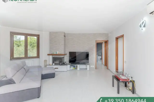 3-room flat in Via Salvo d'Acquisto 2, Carnate - Photo 1