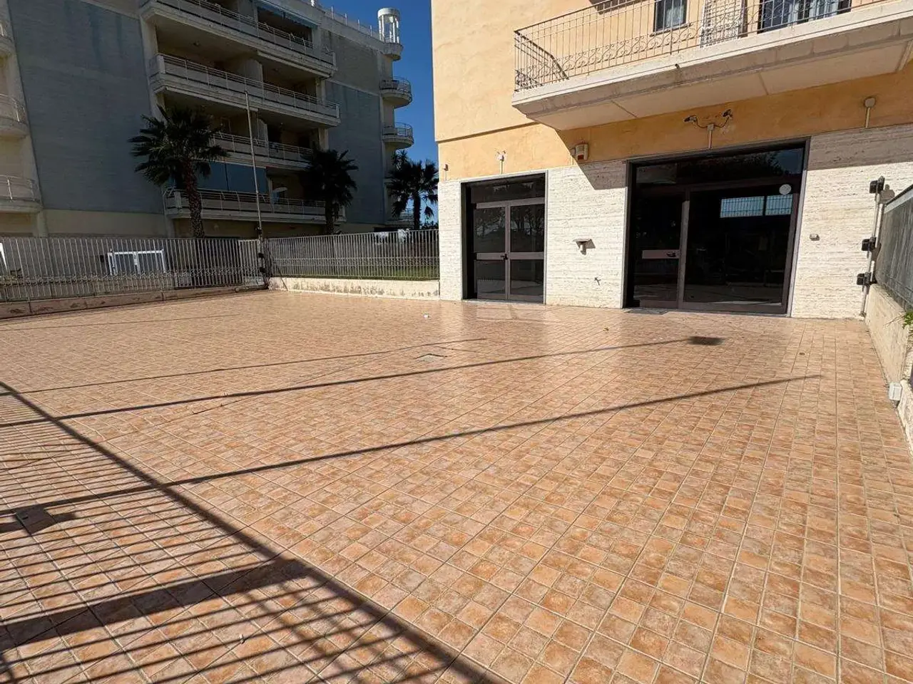 Negozio in , Canosa Di Puglia, {3} - Foto 2