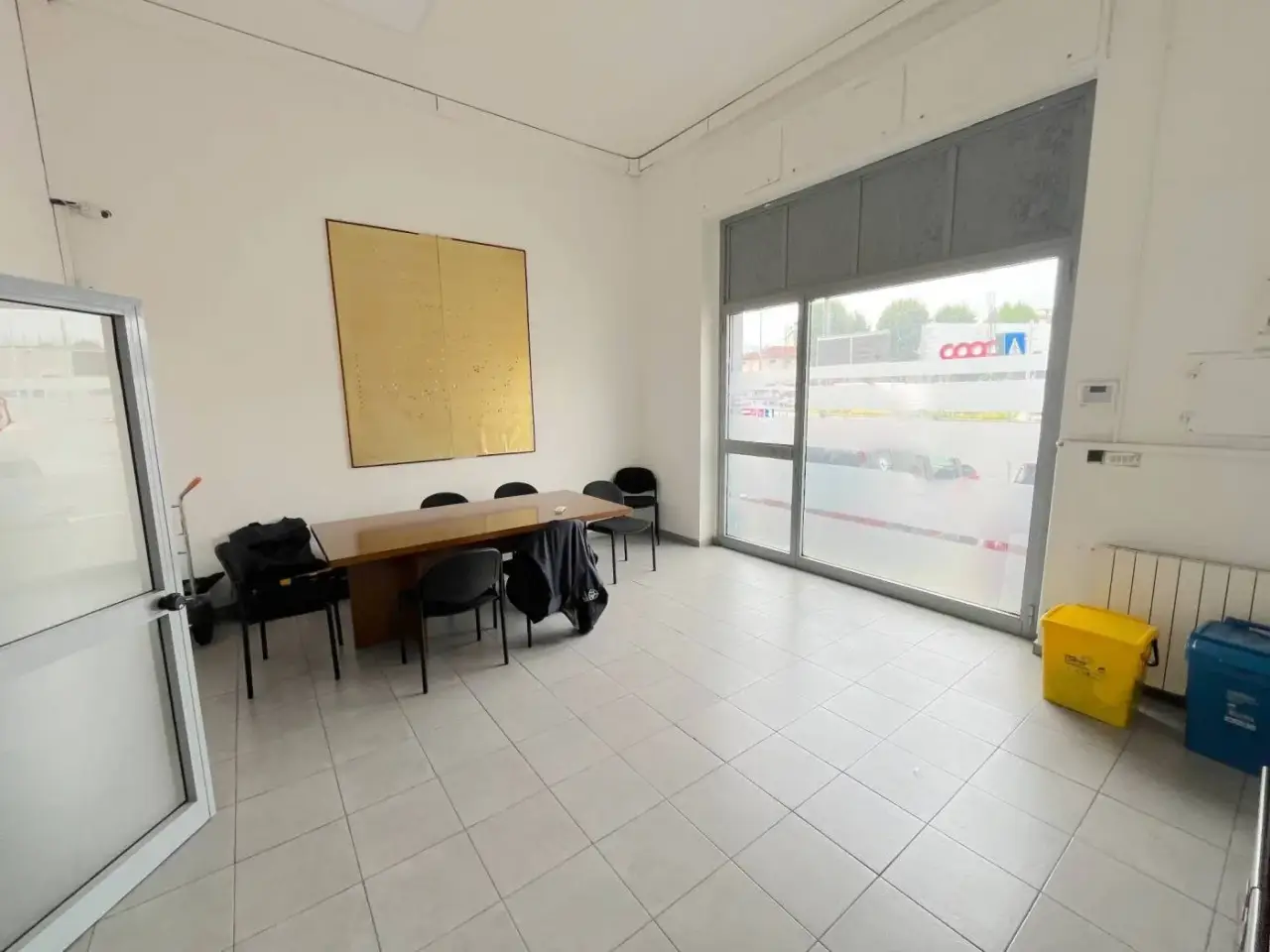 Locale commerciale in Viale Adua, Pistoia, Pistoia, {3} - Foto 1