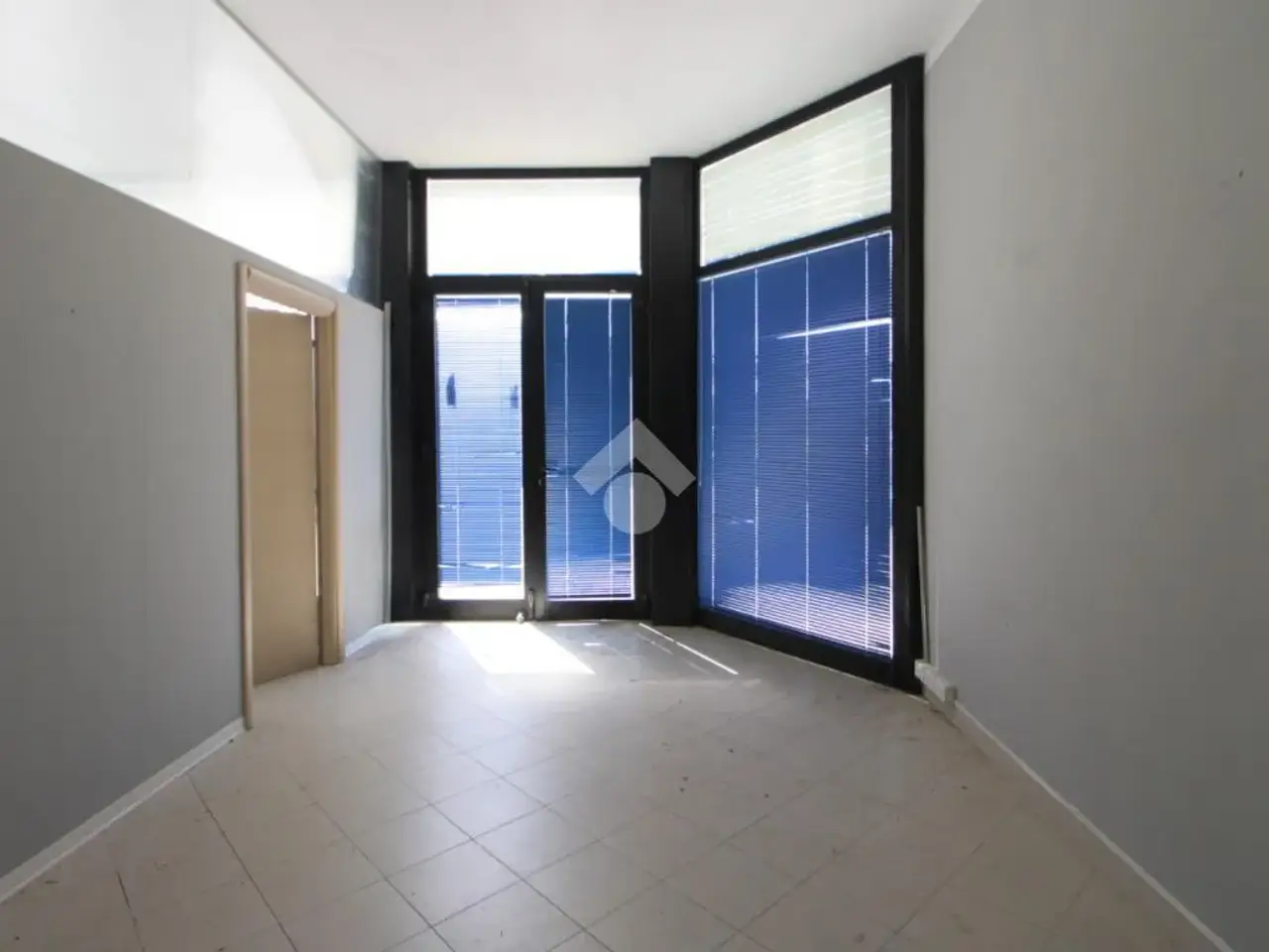Negozio in Via Campania 17, Cascina, {3} - Foto 1