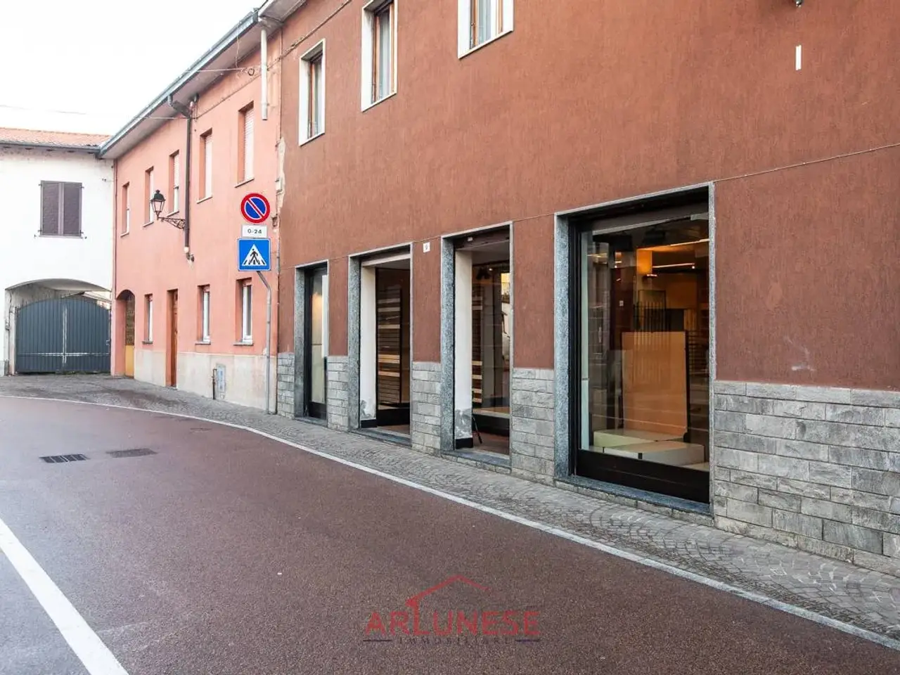 Esercizio commerciale in Via Roma 9, Casorezzo, {3} - Foto 1