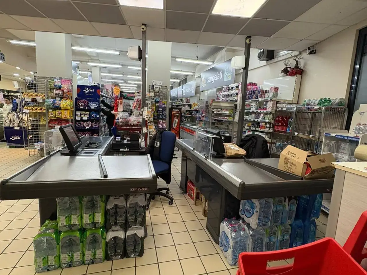 Esercizio commerciale in Via Raimondo Franchetti 72, Catania, {3} - Foto 1