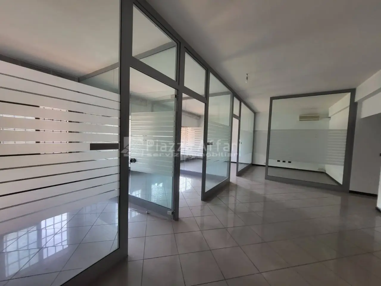 Ufficio in Via Guido Riccio Fogliani 2, Reggio nell'Emilia, {3} - Foto 1