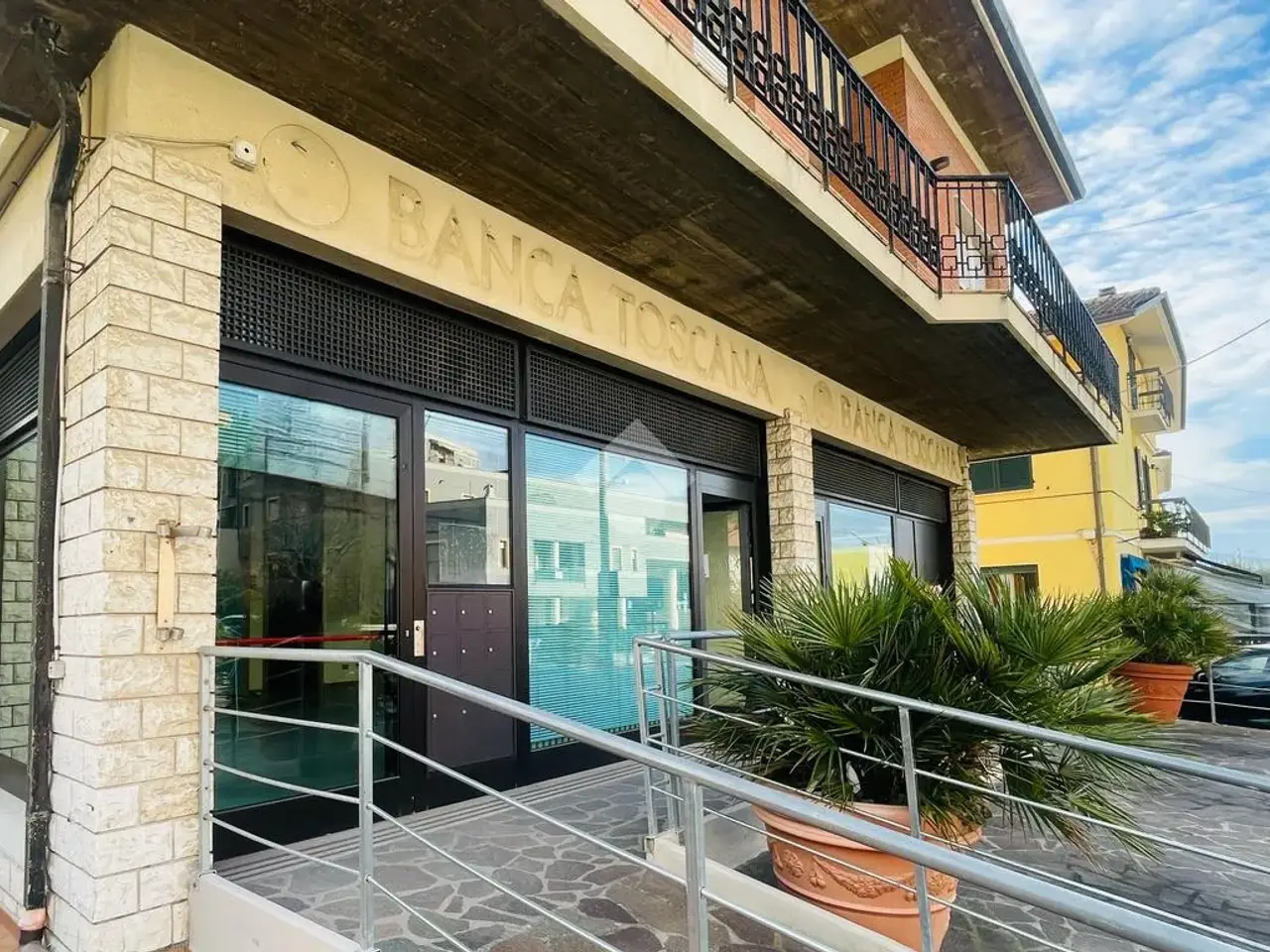 Negozio in Via Vecchia Fonte, Vallefoglia, {3} - Foto 1