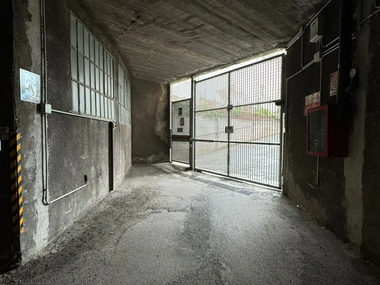 Parcheggio chiuso in Via Forlì 161, Torino, {3} - Foto 2
