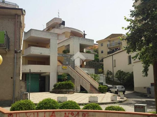 4-room flat in Piazza Macchiarelli 1, Fisciano - Photo 1