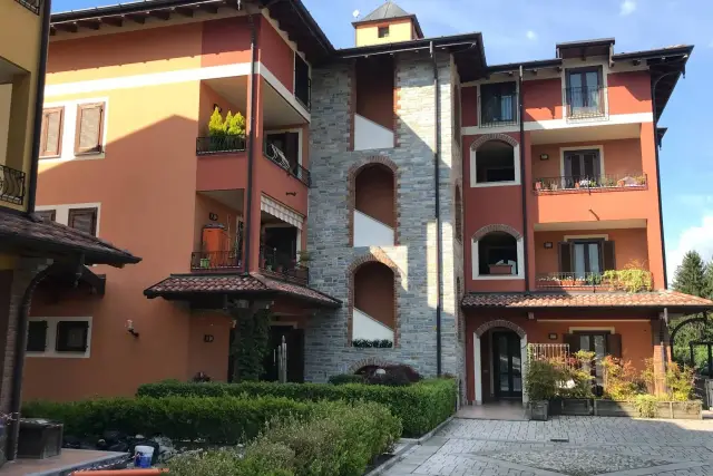 2-room flat in Via Belvedere, Castelletto sopra Ticino - Photo 1