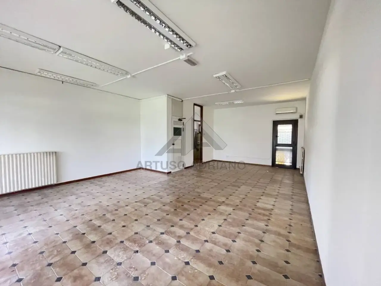 Negozio in , Loria, {3} - Foto 1
