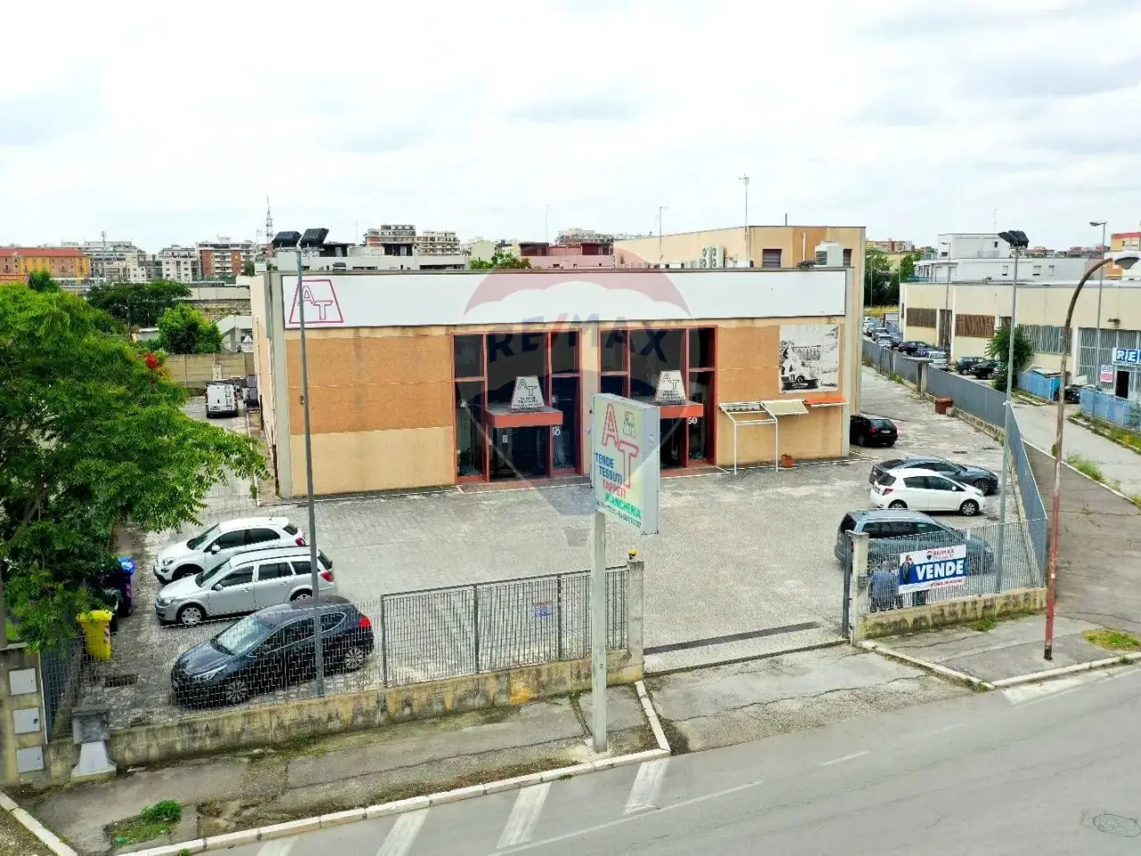 Negozio in Via di San Giuliano 42, Foggia, {3} - Foto 1