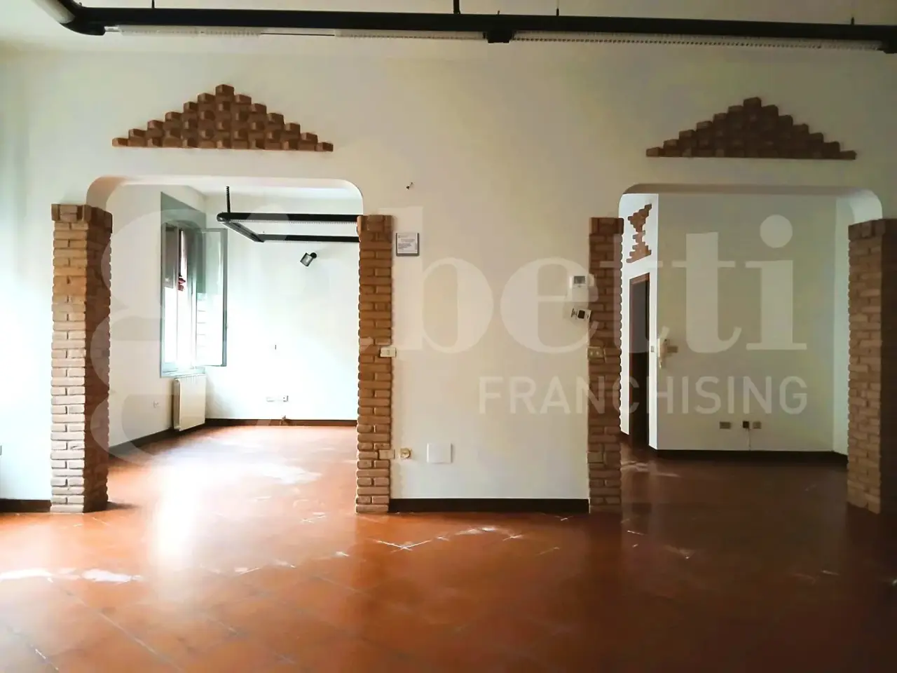 Ufficio in Corso Guercino 74, Cento, {3} - Foto 1