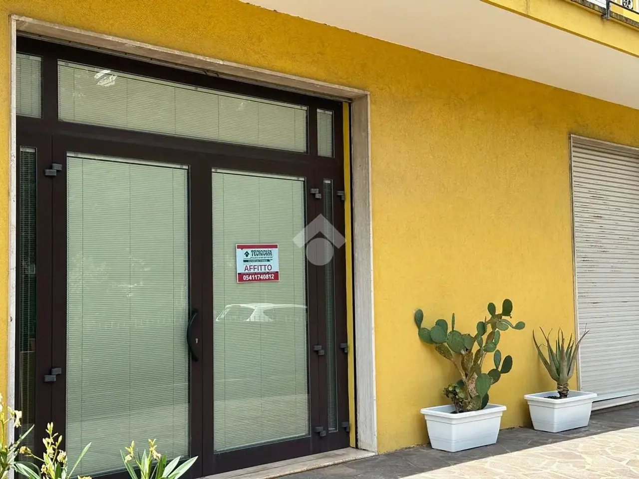 Negozio in Via Antonio Rosmini Serbati 56, Rimini, {3} - Foto 2