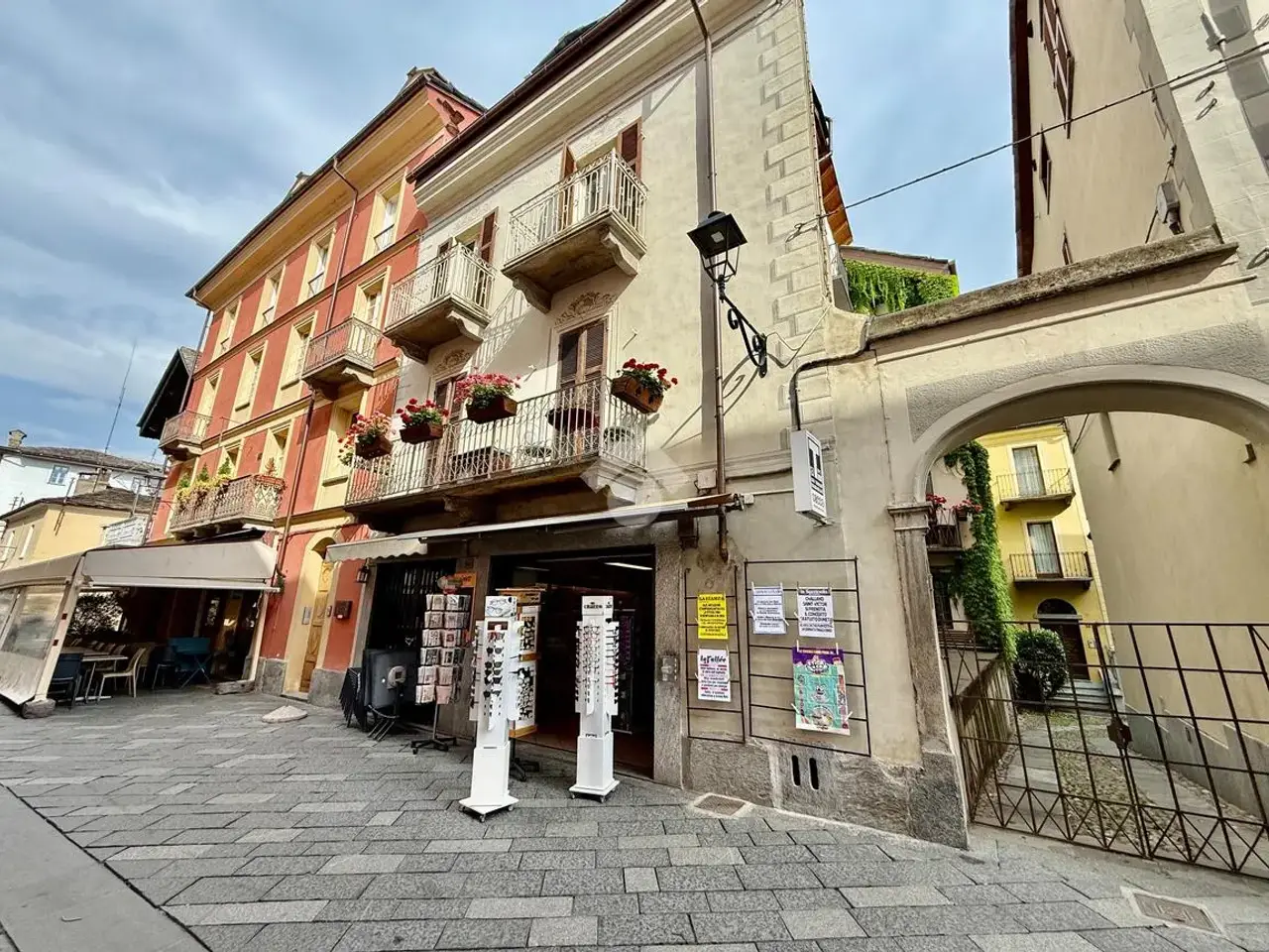 Negozio in Via Edouard Aubert 52, Aosta, {3} - Foto 2