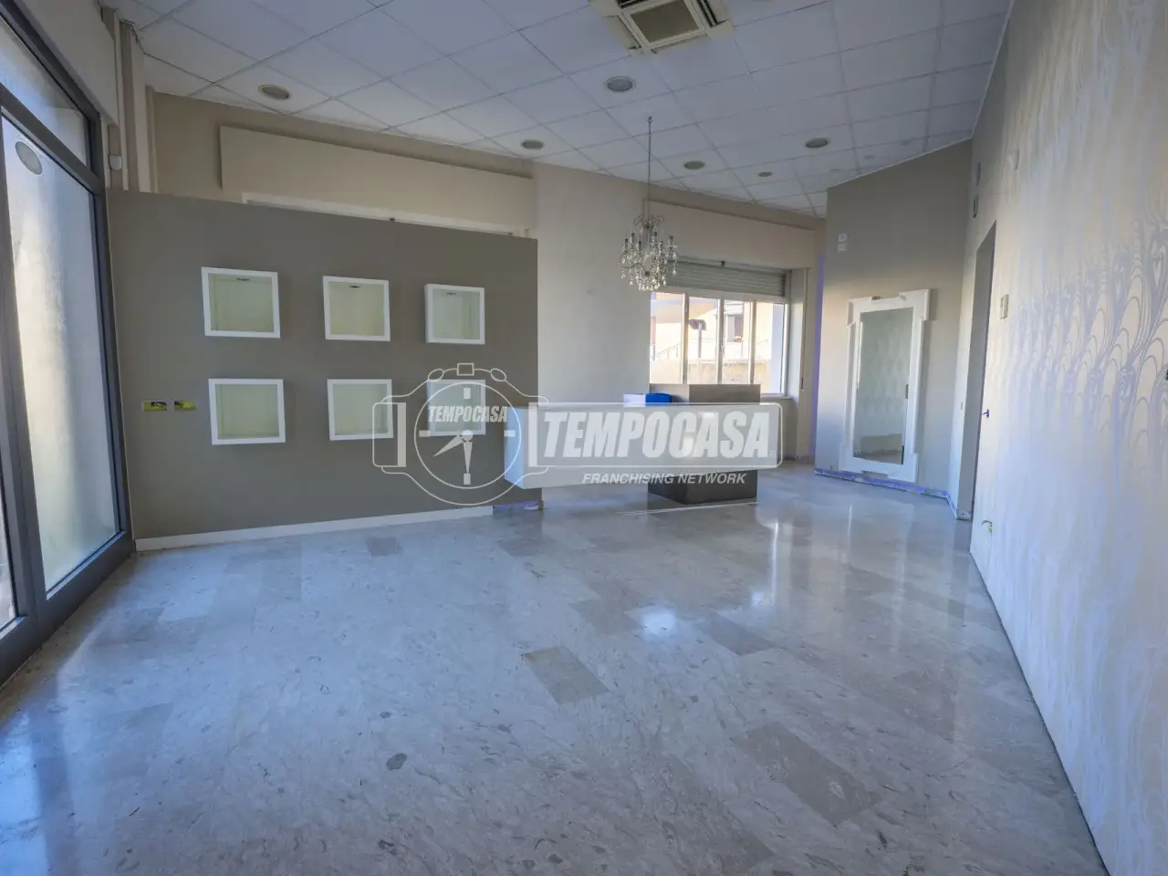Negozio in Viale Pausula, Corridonia, {3} - Foto 1