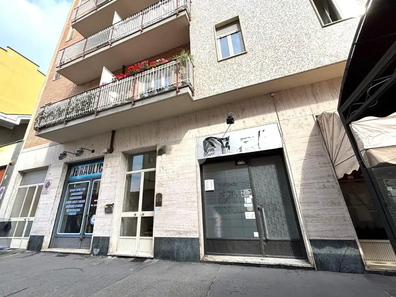 Negozio in Via Giosuè Borsi 120, Torino, {3} - Foto 2