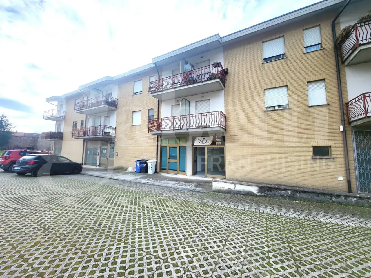 Negozio in Via Borromi 56, Gubbio, {3} - Foto 1