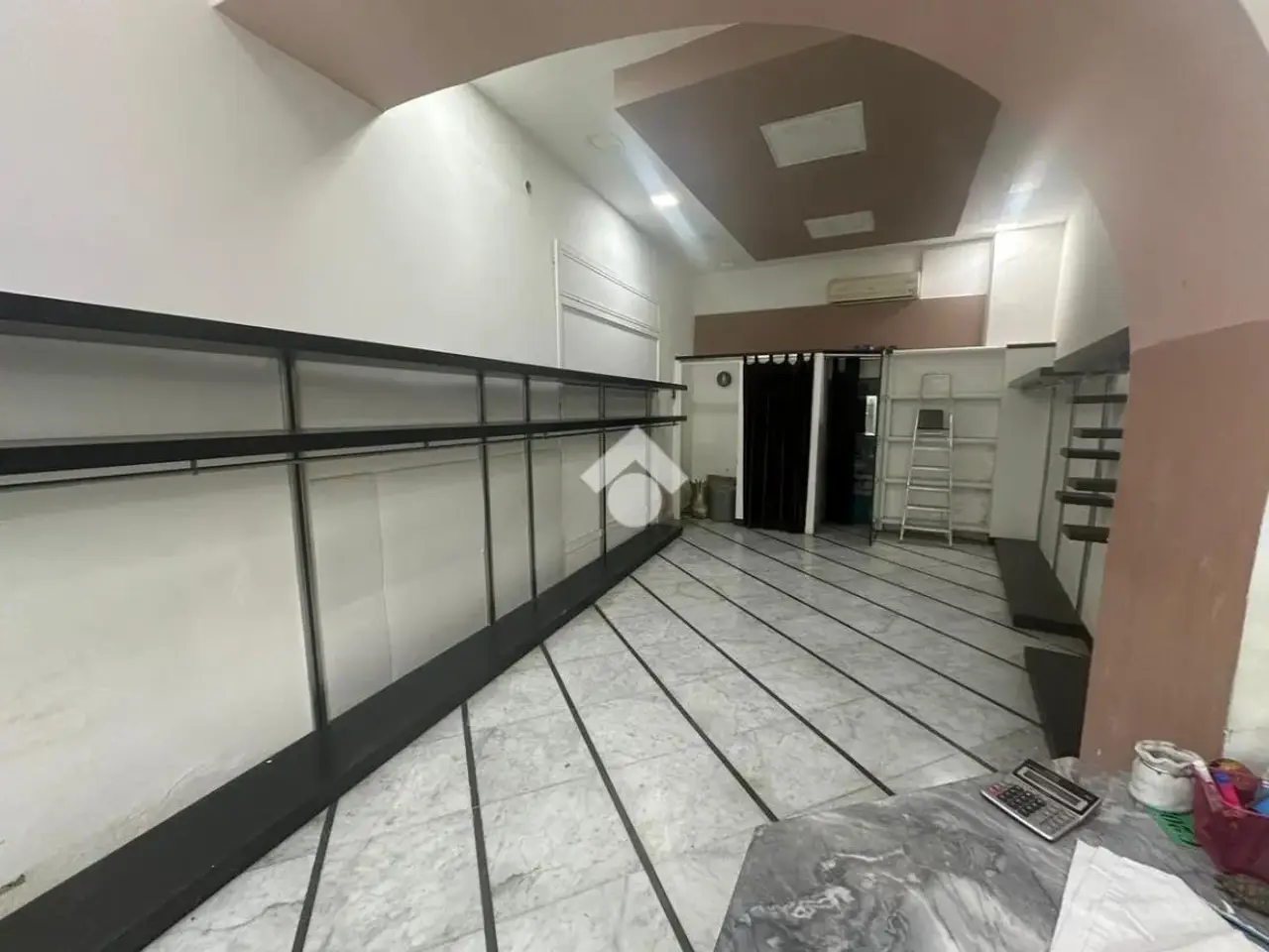 Negozio in Via Vincenzo di Maro 66, Napoli, {3} - Foto 2