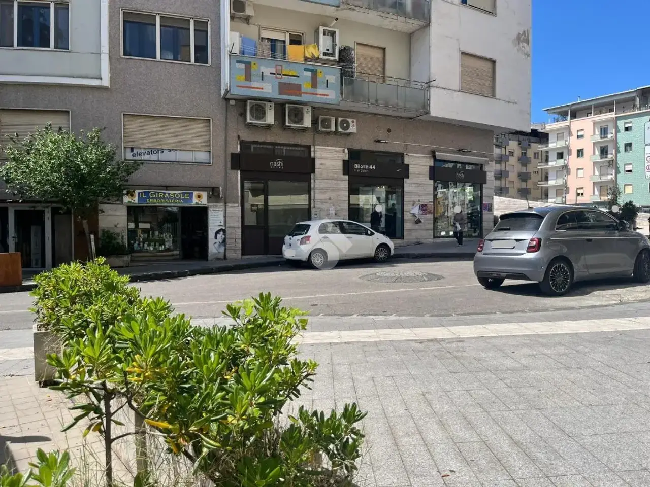 Negozio in Via Adolfo Quintieri 6, Cosenza, {3} - Foto 1