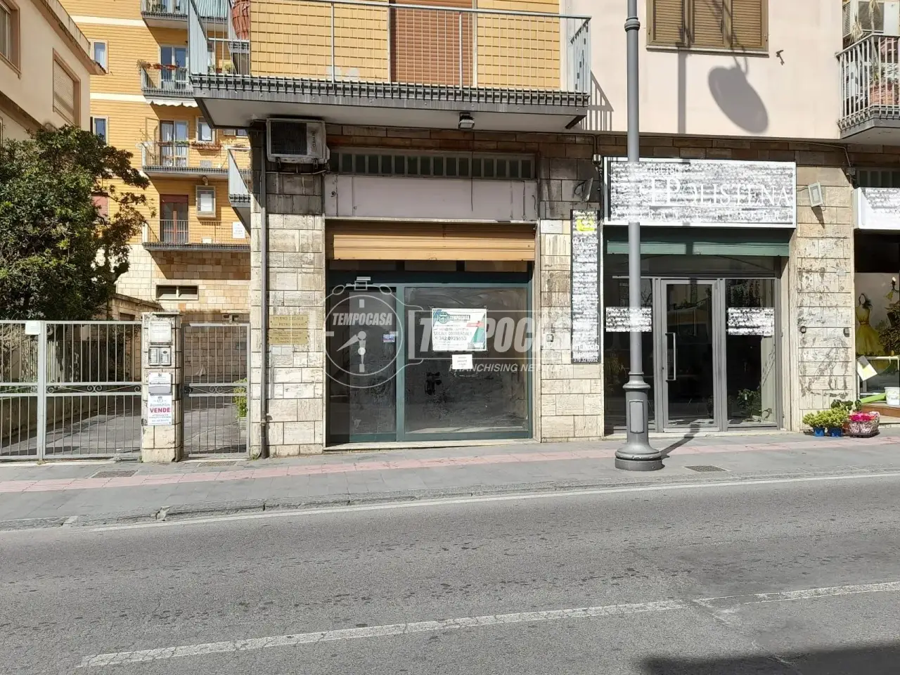 Negozio in Viale Giacomo Matteotti 59, Vibo Valentia, {3} - Foto 1