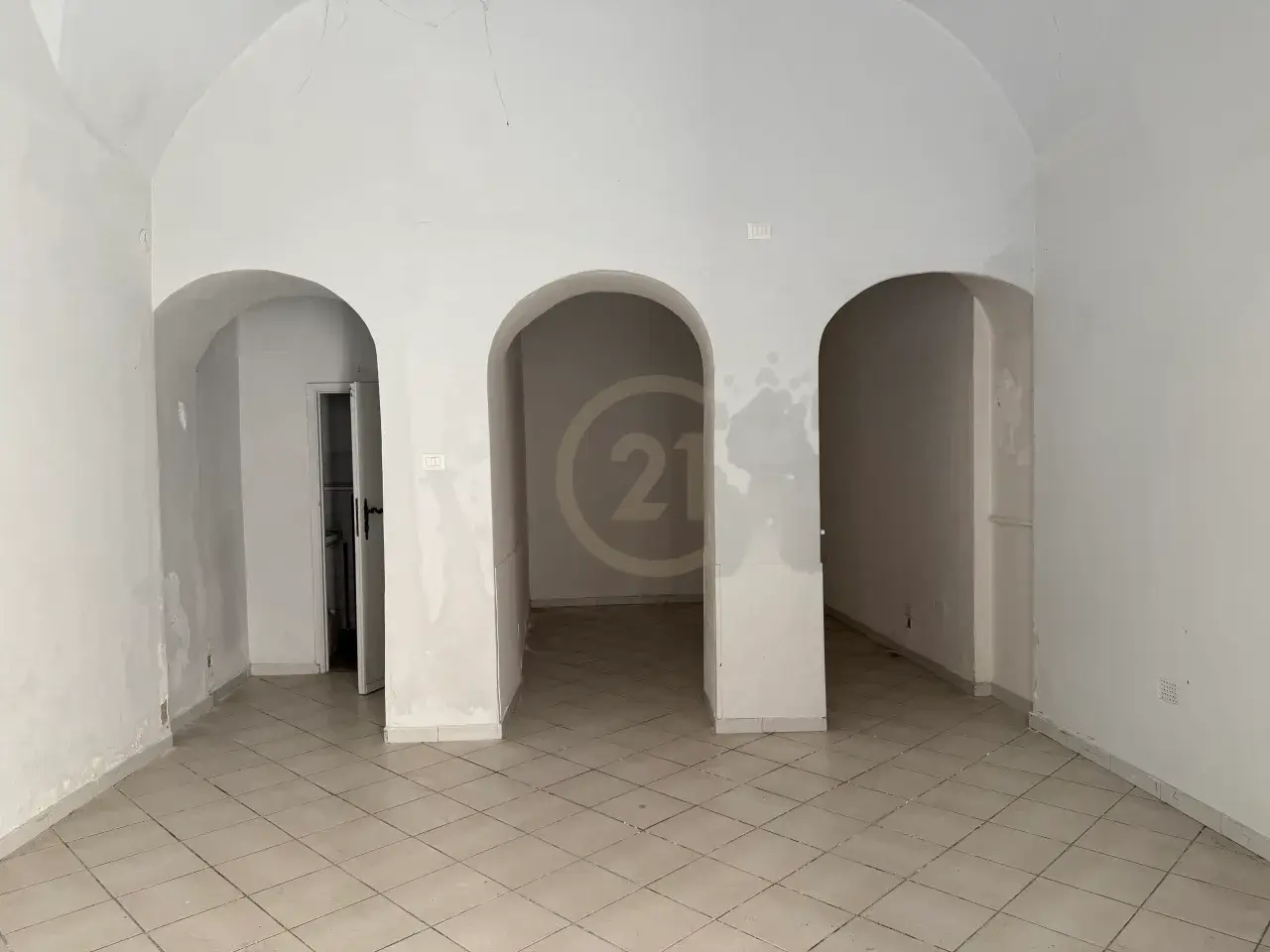 Palazzina commerciale in Via Vittorio Emanuele II 145, Acireale, {3} - Foto 2