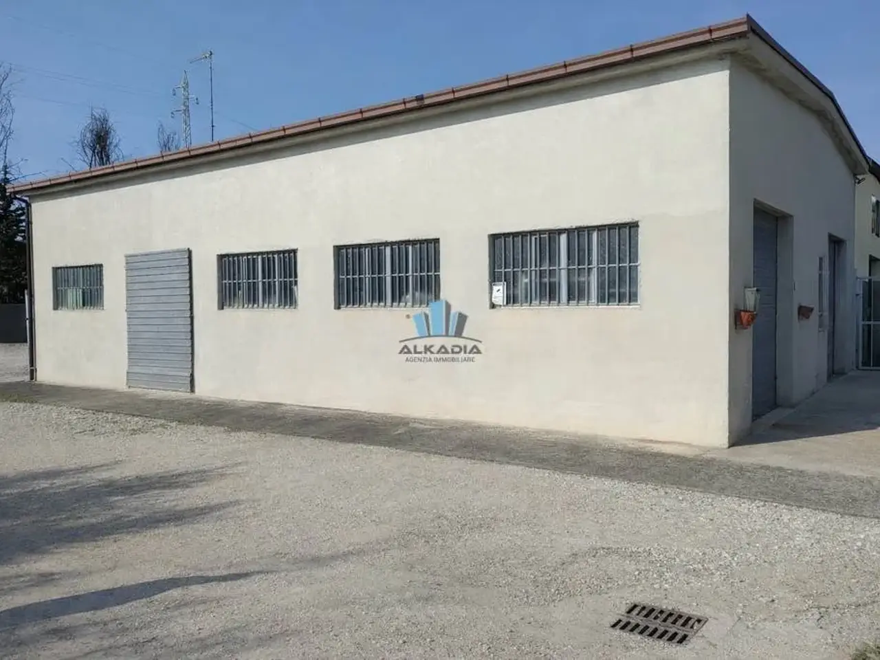 Laboratorio in , Fermo, {3} - Foto 2