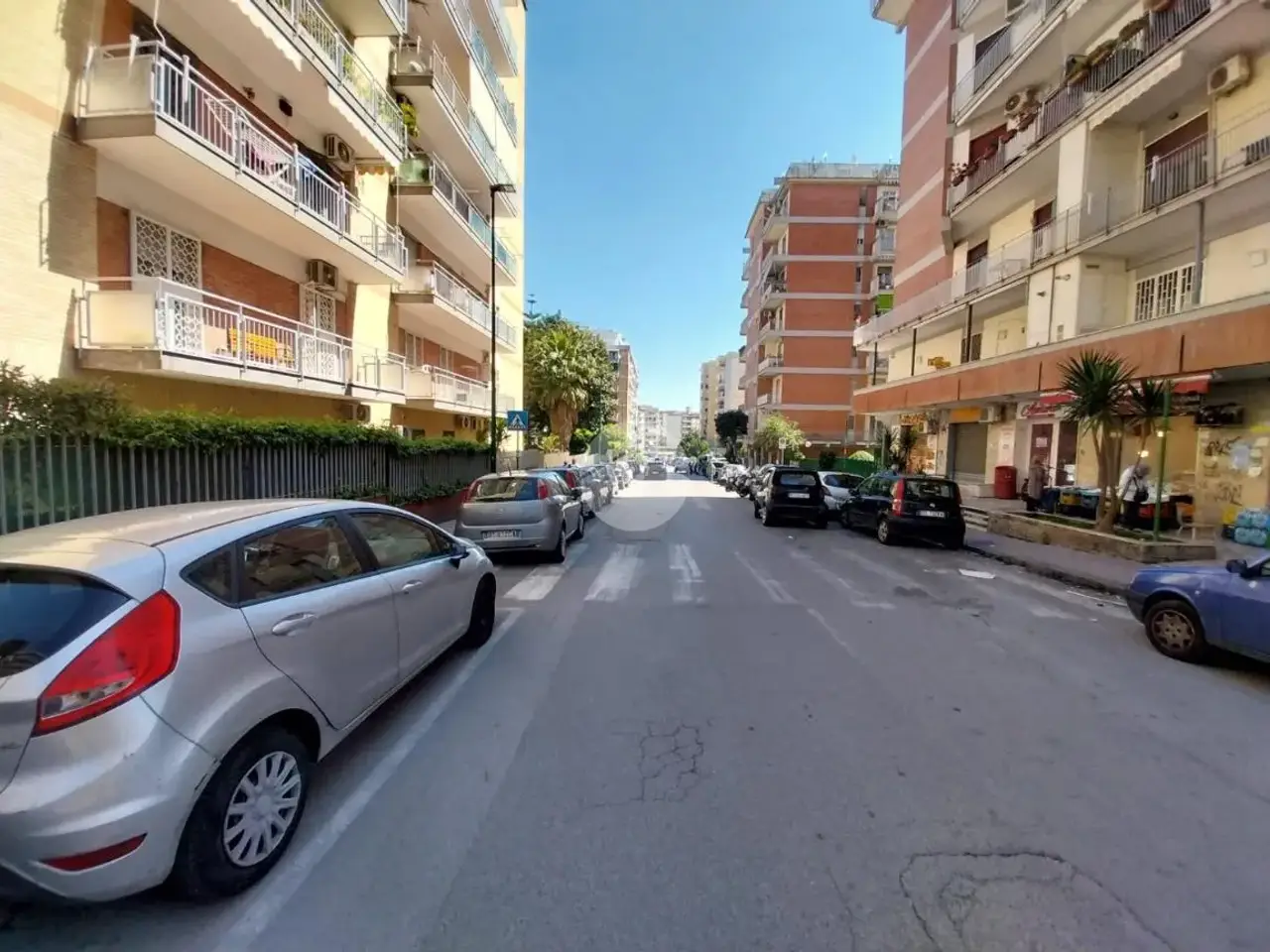 Negozio in Viale dei Pini 43, Napoli, {3} - Foto 2