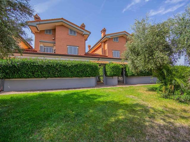 Villa a schiera in Viale Enrico Fermi, Frascati - Foto 1