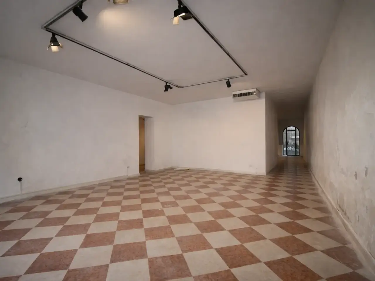 Negozio in Borgo Santa Lucia, 144, Vicenza, {3} - Foto 1