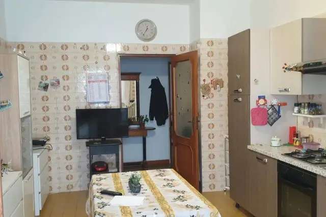 3-room flat in Via Fratelli Cervi 8, Capurso - Photo 1