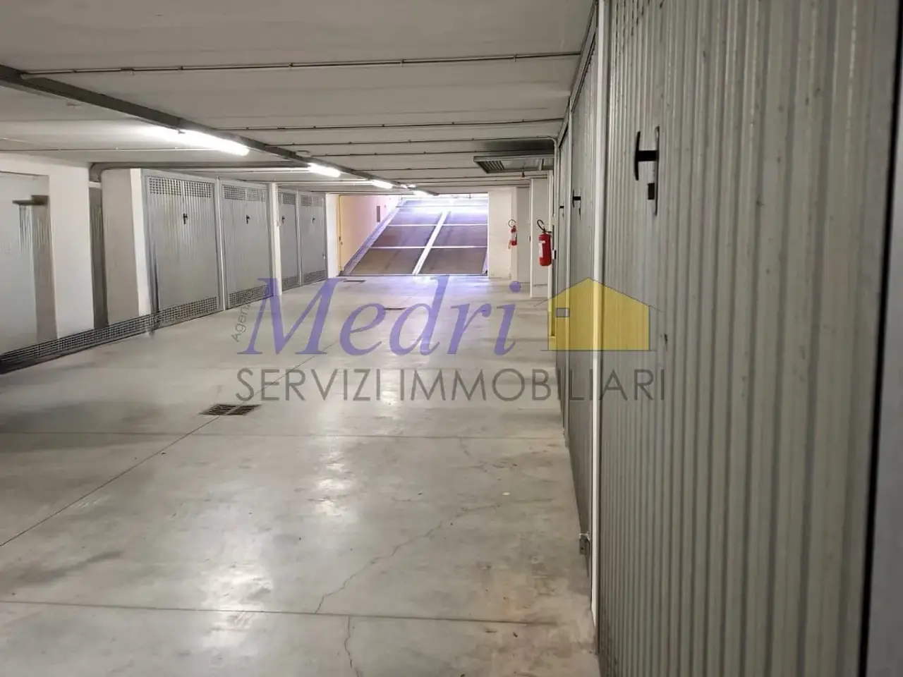 Parcheggio chiuso in Vicolo Gasometro 7, Cesena, {3} - Foto 1