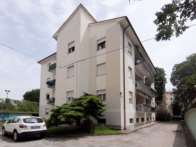 4-room flat in Via 55 Reggimento Fanteria, Treviso - Photo 1