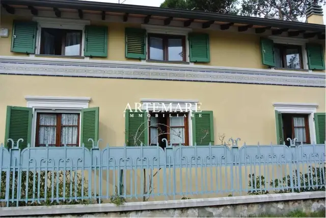 Mansion in Via Piave, 20, Pietrasanta - Photo 1