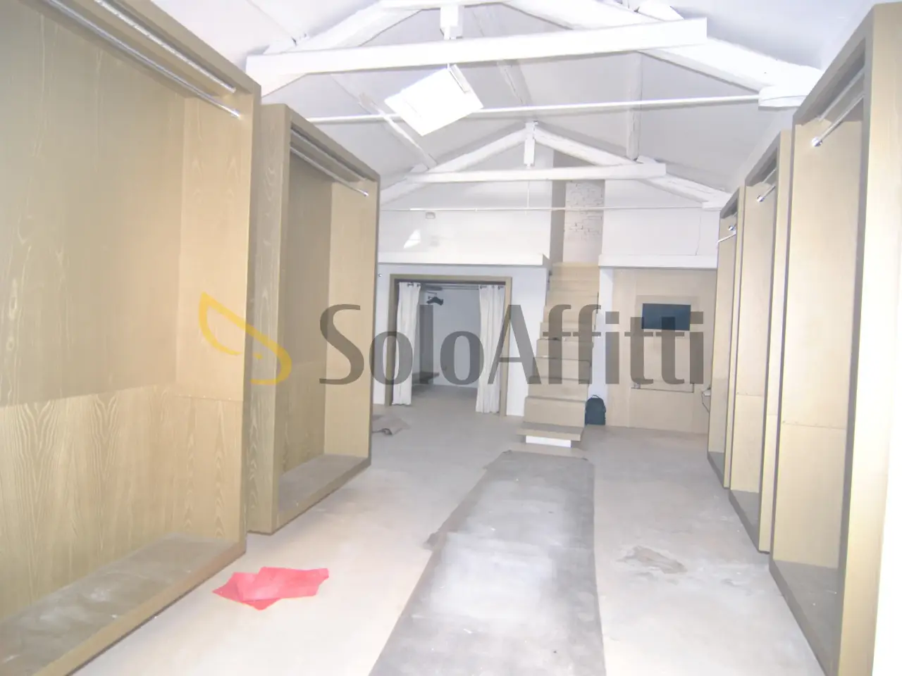 Negozio in Piazza Attias 2, Livorno, {3} - Foto 2