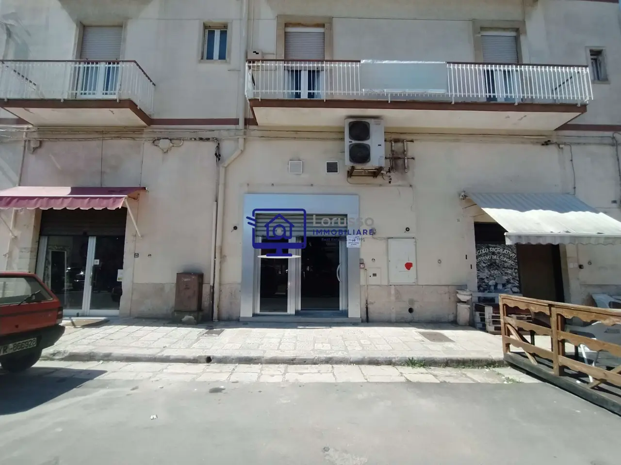 Negozio in Piazza Ei Caduti Castellanesi 15, Castellana Grotte, {3} - Foto 2