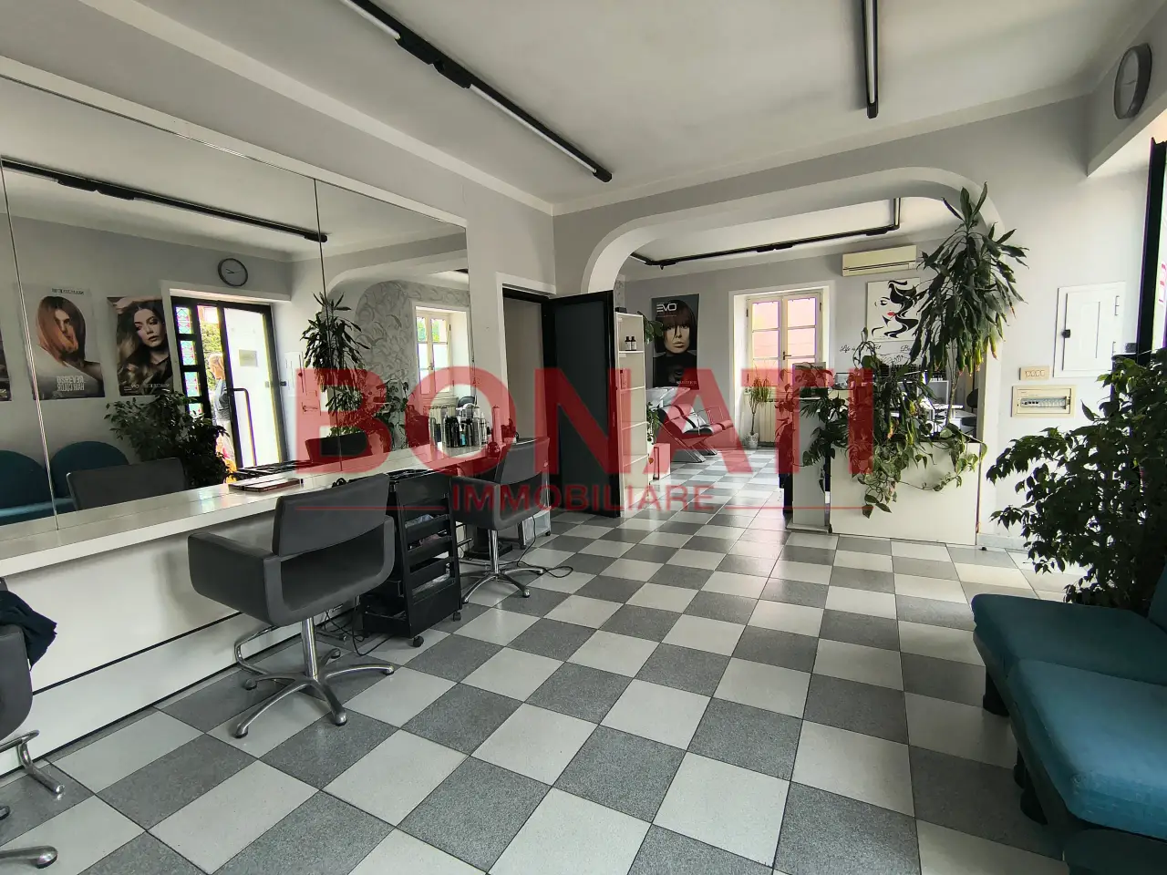 Palazzina commerciale in , Bolano, {3} - Foto 1