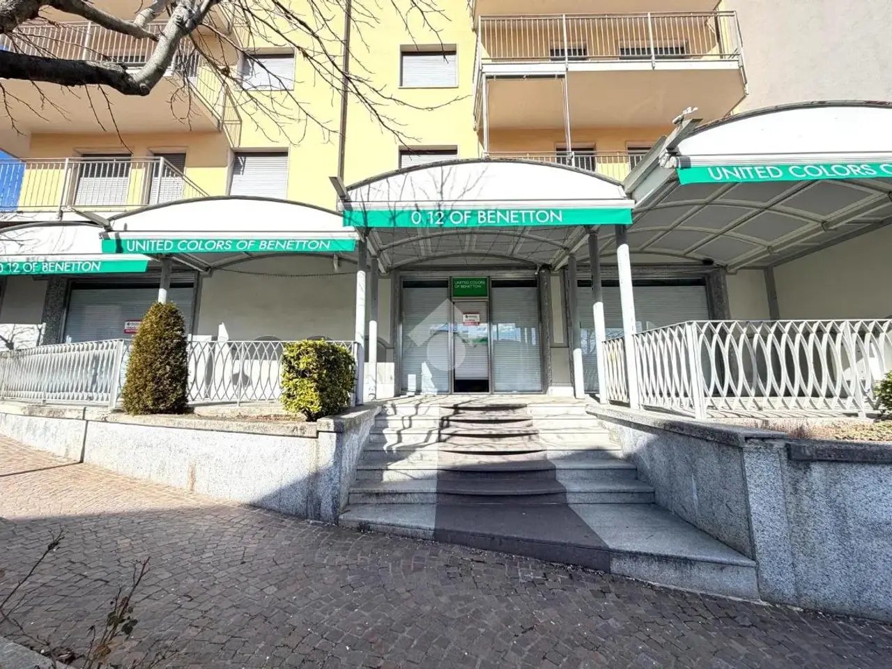 Negozio in Via Vittorio Veneto 86, Borno, {3} - Foto 1