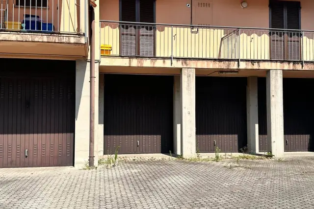 Garage or car box in Via Case Nuove, Colico - Photo 1