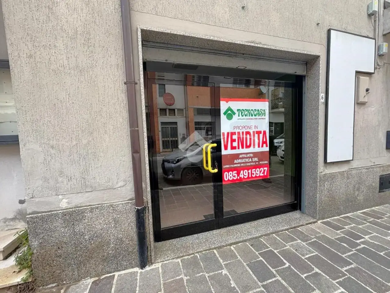 Negozio in Via G. di Marzio 14, Spoltore, {3} - Foto 1