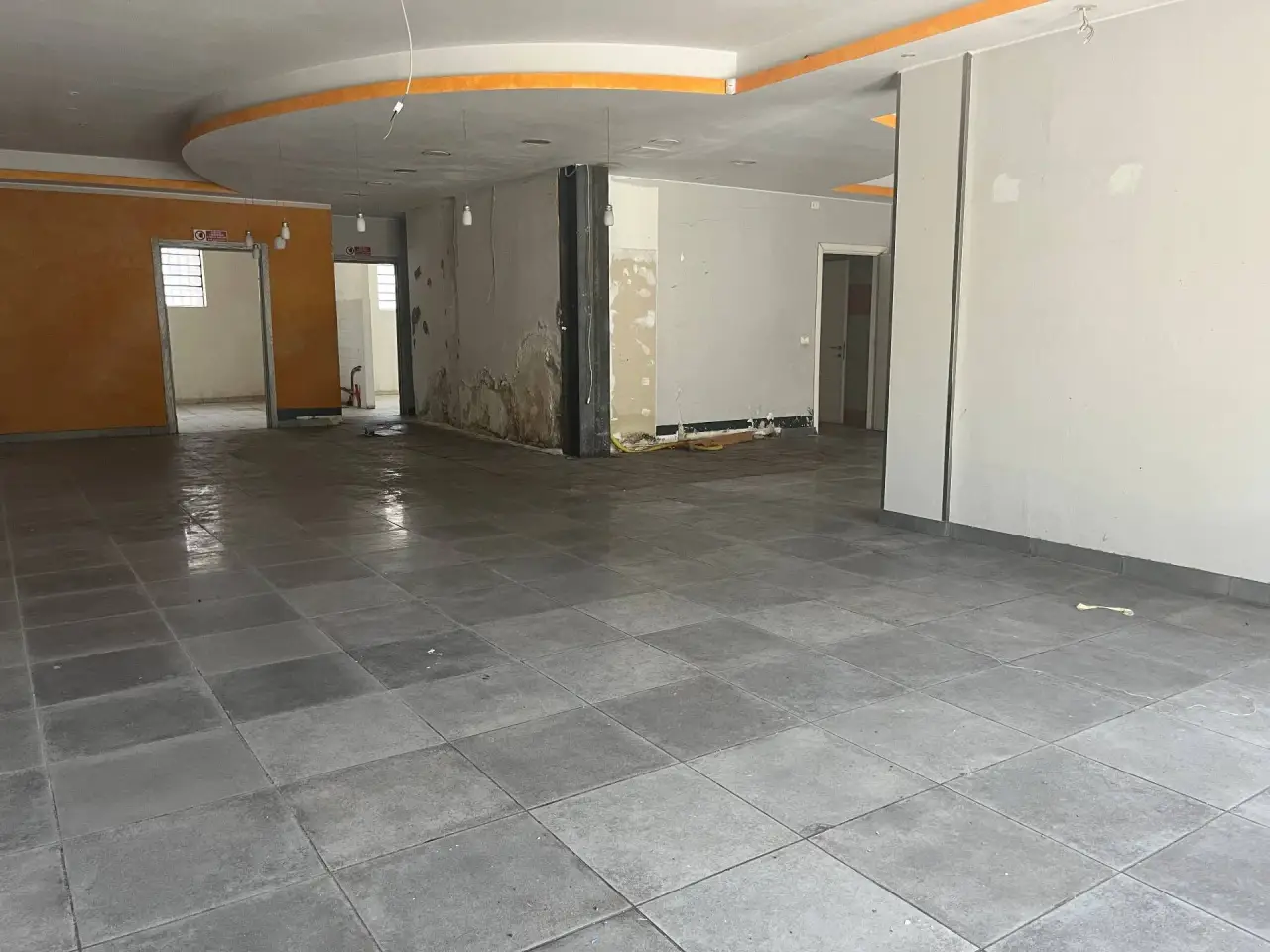Esercizio commerciale in Via Provinciale Vicarese 290, Vicopisano, {3} - Foto 1