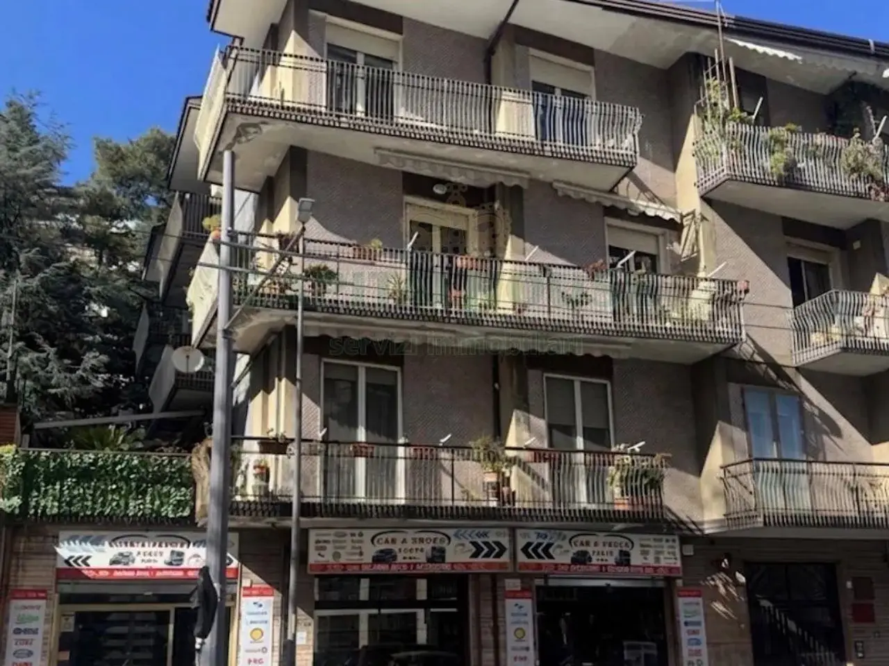 Negozio in Via Circumvallazione 195/197, Avellino, {3} - Foto 1
