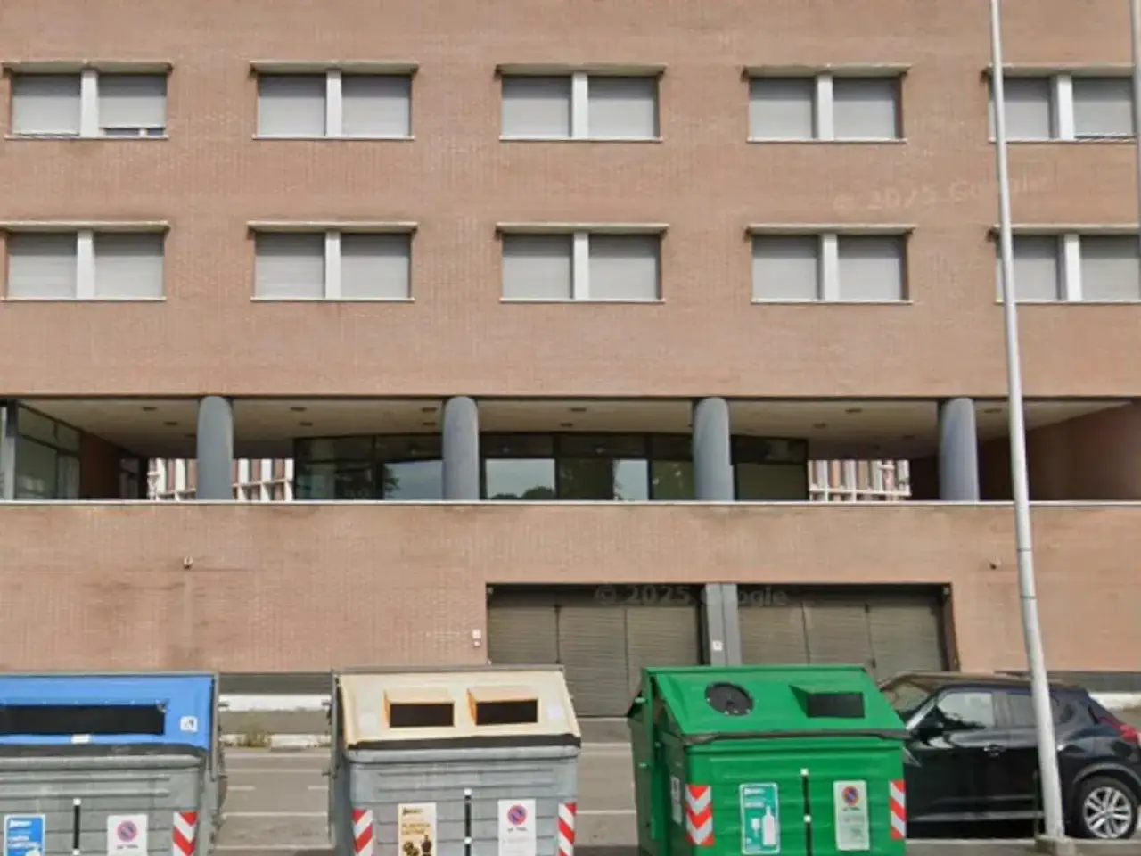 Negozio in Piazza Sciascia Leonardo, 47522 Cesena Fc, Italia, Cesena, {3} - Foto 1